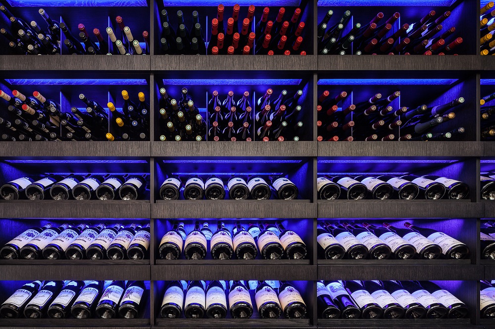 ALL BLACK | 黑色轻奢酒窖